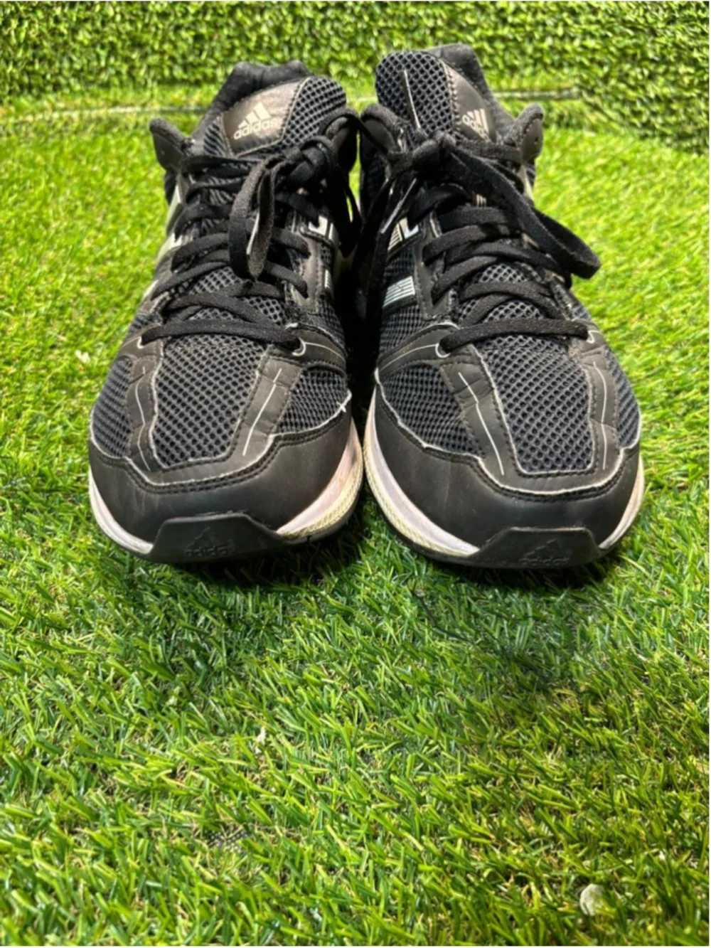 Men's Adidas Athletic Shoes Size 12 Black and White #E124